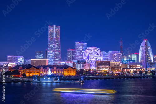 美しい横浜みなとみらいの夜景