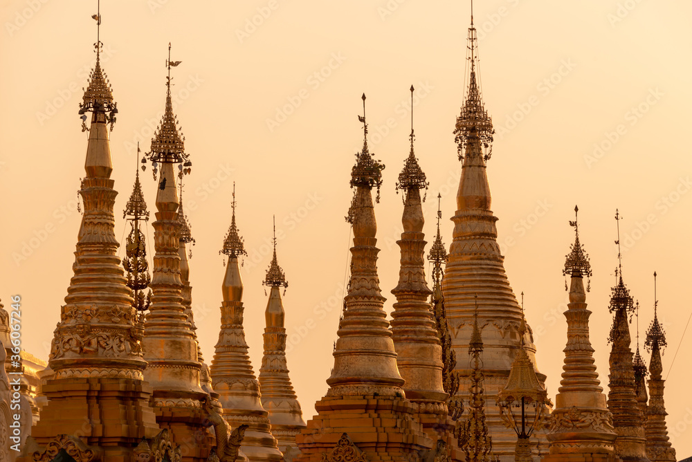 Fototapeta premium Shwedagon pagoda at sunset, in Yangon Burma Myanmar