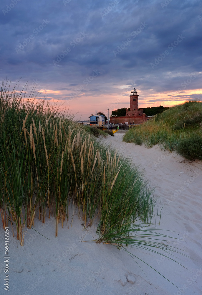 Latarnia morska na wybrzeżu Morza Bałtyckiego,Kołobrzeg,Polska.