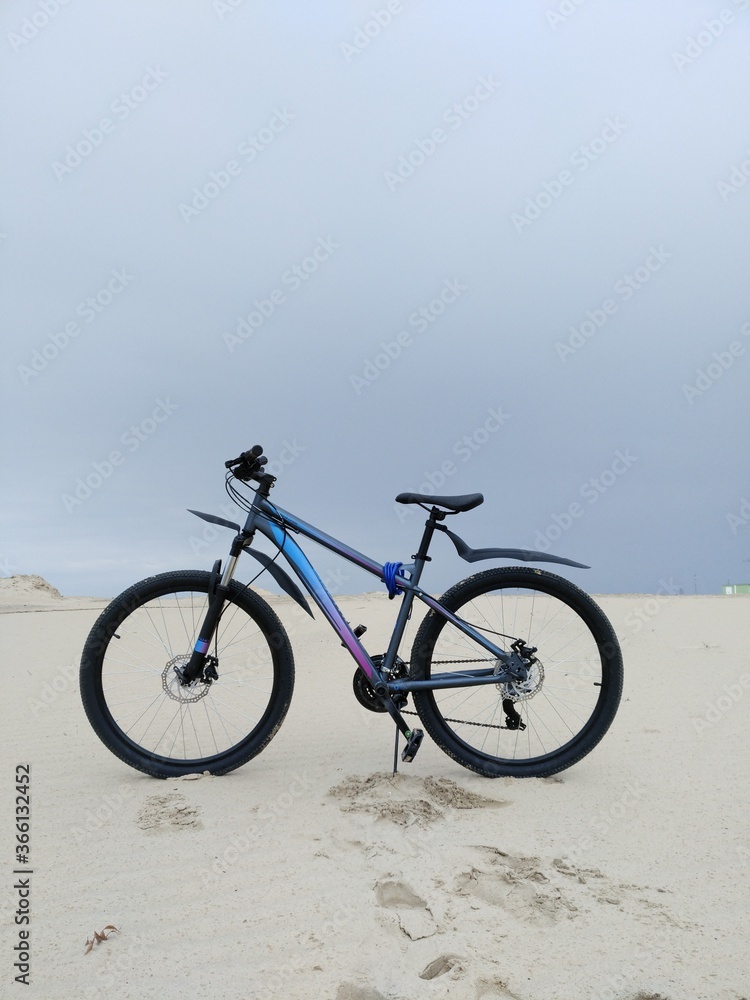 Fototapeta premium bicycle on the beach