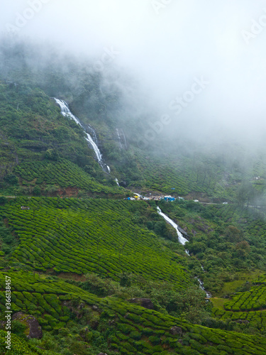 Chinnakannal or Power House Waterfalls is located 18kms away from Munnar. The surrounding green tea plantations gives a classic look to the waterfall, which attracts tourists from all over the world.