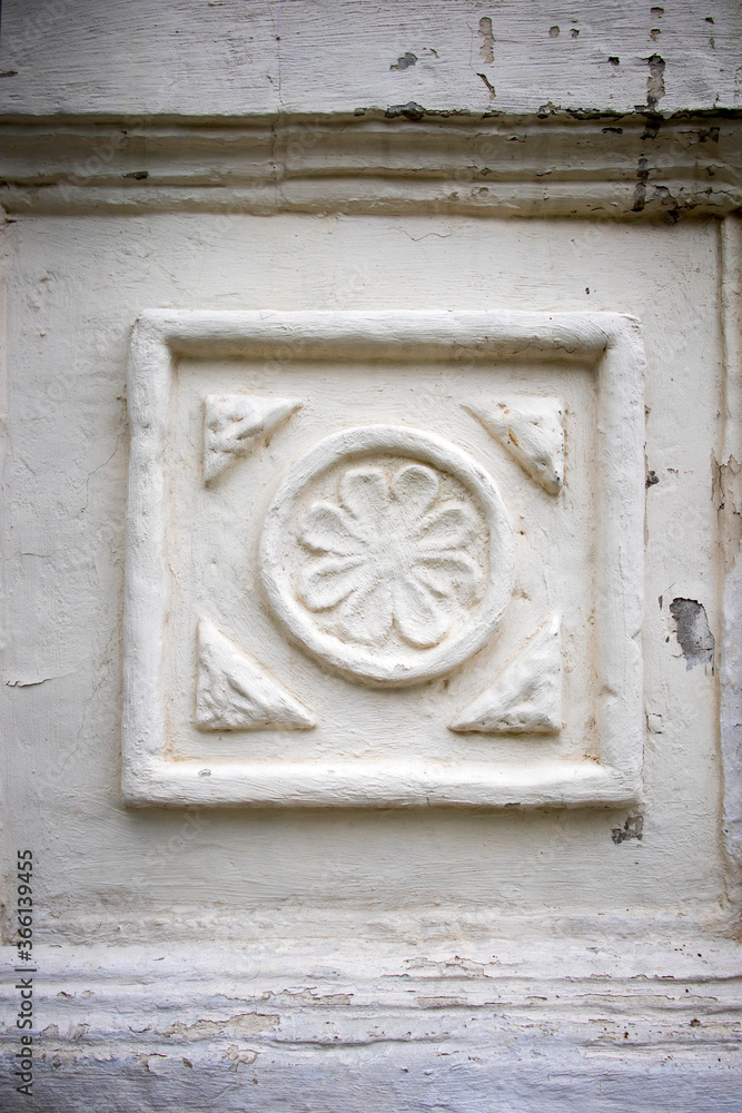 Troitse-Danilov Monastery. Pereslavl-Zalessky is a town in Yaroslavl Oblast, Russia, located on the southeastern shore of Lake Pleshcheyevo.was founded in 1152 by Prince Yury Dolgoruky