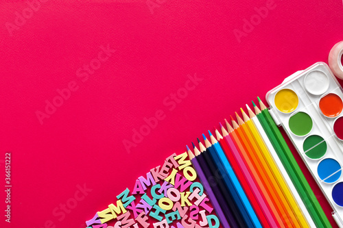 Stationery is geometrically constructed with a copy of the space. Back to school.