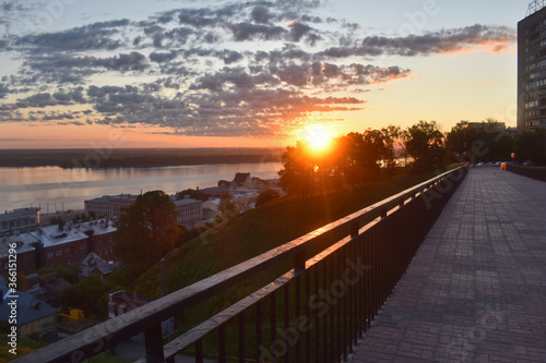 Canvas Print dawn on the embankment of the Volga River. Nizhny Novgorod