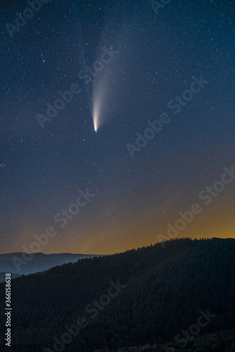 The comet C/2020 F3 (NEOWISE) photographed in July 2020 from the Palatinate Forest in Germany.