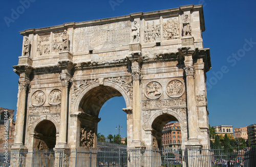 arch of constantine in rome © moli