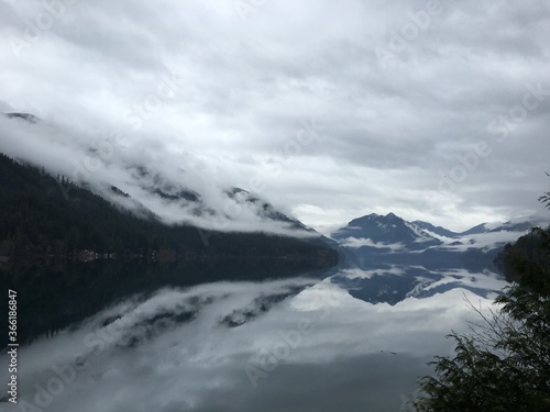 Lake, mountain, cloud reflection