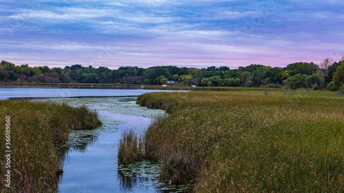 Fototapeta Naklejka Na Ścianę i Meble -  Sunset at a lake in  Minneapolis