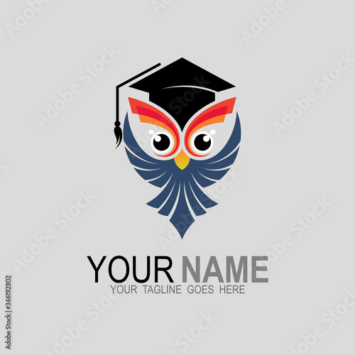 Owl logo vector template, Illustration concept of owl in graduate hat.