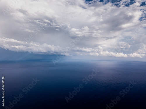 vista aerea del mare blu du palinuro con nuvole bianche © cristian