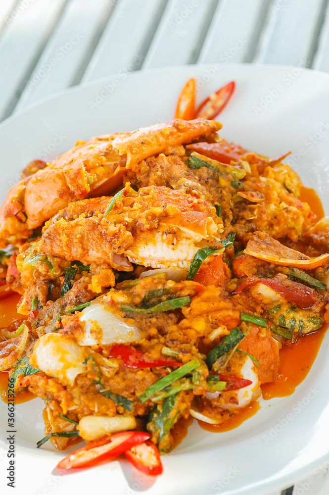 Stir Fried Crab with Curry Powder Thai food
