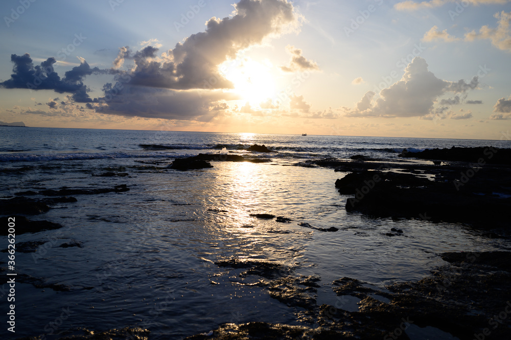 Isola delle femmine al tramonto