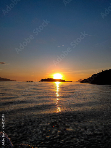 Atardecer en el mar