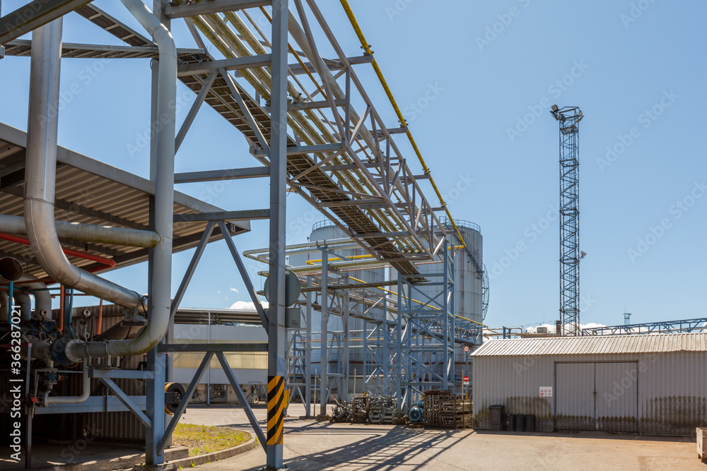 Liquid Bulk port petroleum and gasoline terminals, pipeline operations, distributes petroleum products Liquid Bulk port petroleum and gasoline terminals, pipeline operations, distributes petroleum products