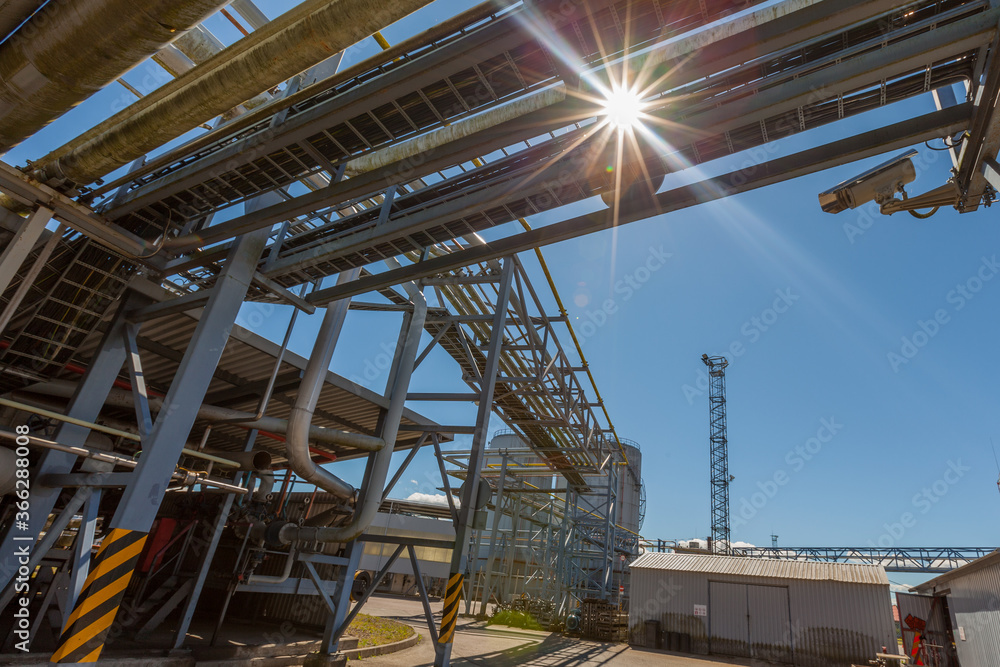 Liquid Bulk port petroleum and gasoline terminals, pipeline operations, distributes petroleum products Liquid Bulk port petroleum and gasoline terminals, pipeline operations, distributes petroleum products