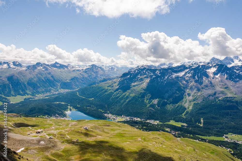 St. Moritz, St. Moritzersee, Corviglia, Oberengadin, Muottas Muragl, Schafberg, Alp Languard, Pontresina, Seenplatte, Graubünden, Alpen, Wanderweg, Stazerwald, Sommer, Schweiz