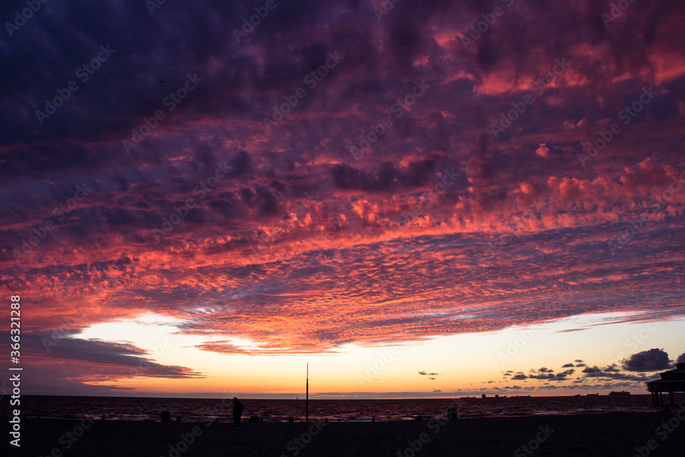 Fototapeta premium sunset over the sea
