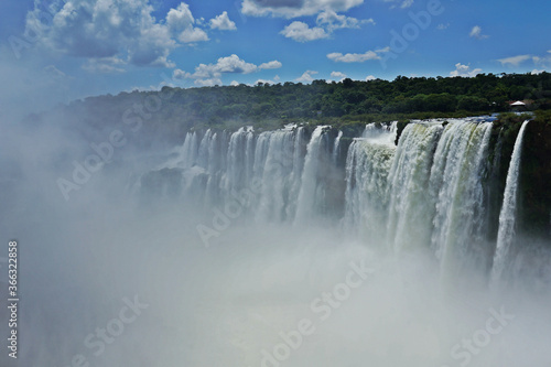  Amaizing Iguazu falls   Argentina and Brasil natural border