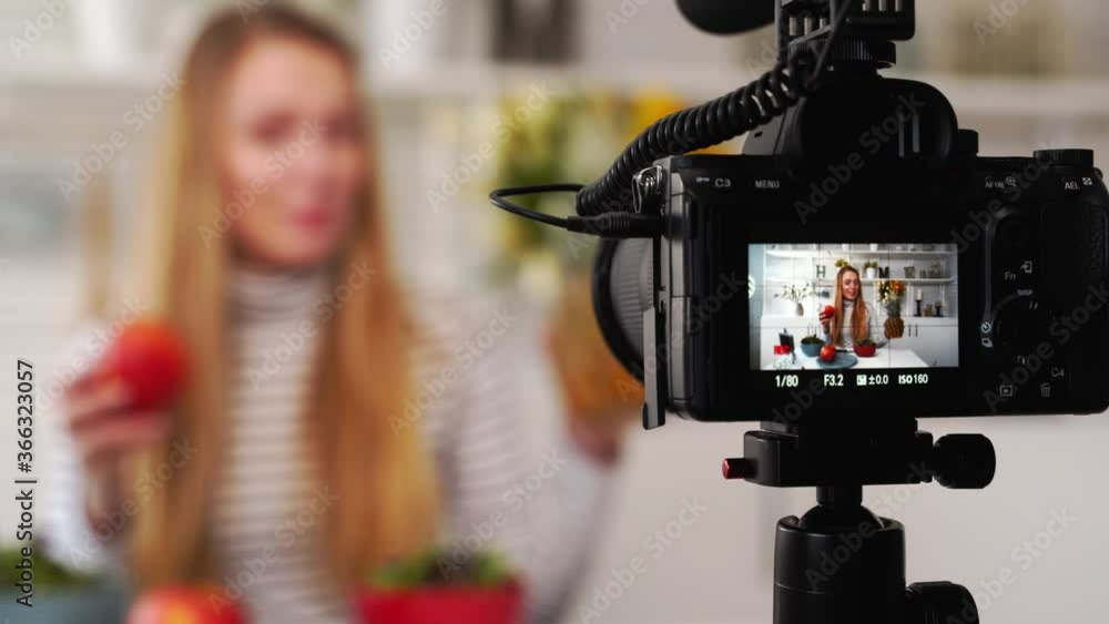 Camera screen recording - focus transition - Food blogger cooking fresh ...