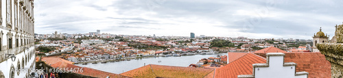 Panor  mica del puerto de Oporto en Portugal