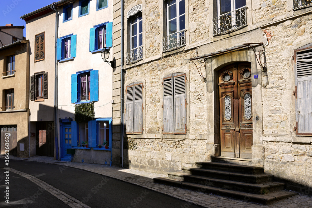Vieilles maisons colorées rue du Chicot à Ambert (63600), Puy-de-Dôme en Auvergne-Rhône-Alpes, France