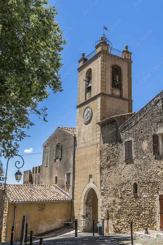 St Pierre and St Paul Church tower and Ancient gate 'Nice' in Cagnes-sur-Mer. Cagnes-sur-Mer (between Nice and Cannes) - commune of Alpes-Maritimes department - Cote d'Azur region, France.