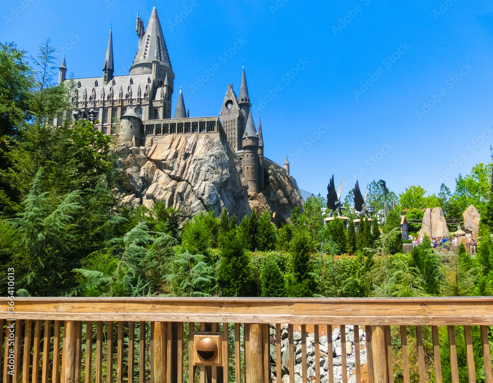 Fototapeta premium Orlando, Florida, USA - May 09, 2018: The Hogwarts Castle at The Wizarding World Of Harry Potter in Adventure Island of Universal Studios Orlando.