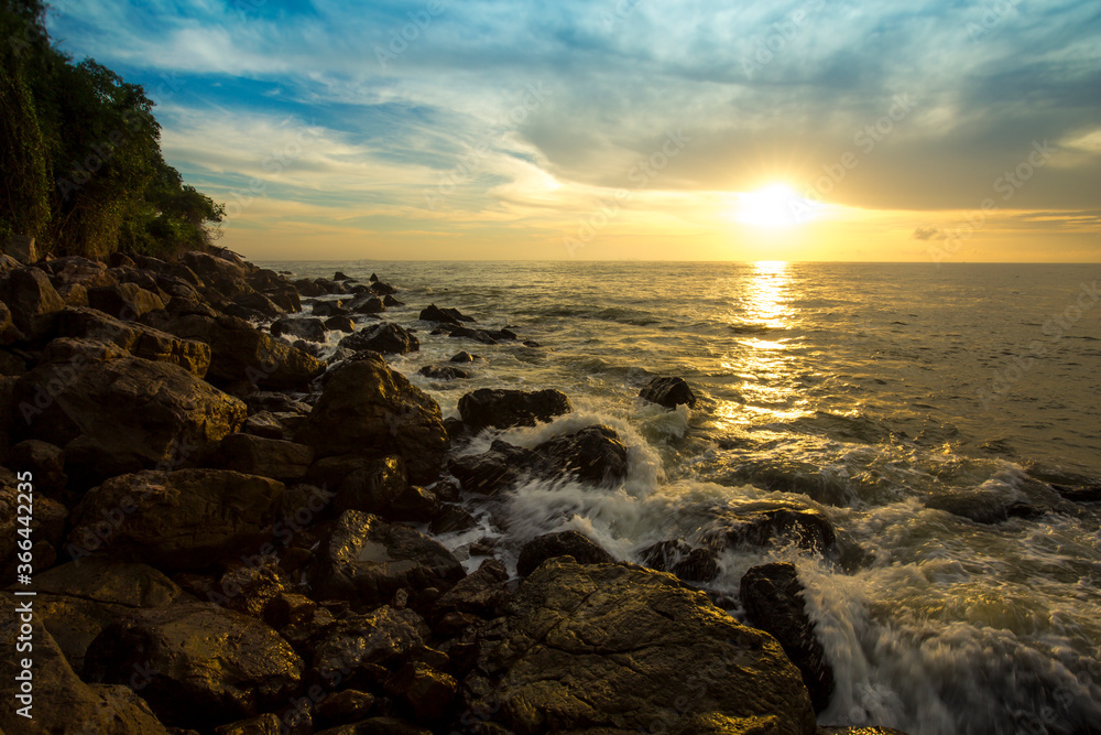 Fototapeta premium Sunset scene in the sea