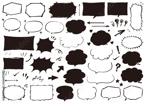 墨と筆で描いた吹き出しセット 黒地＆白地