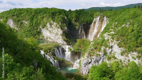 Gro  er Wasserfall der Plitvicer Seen  Kroatien  S  dosteuropa