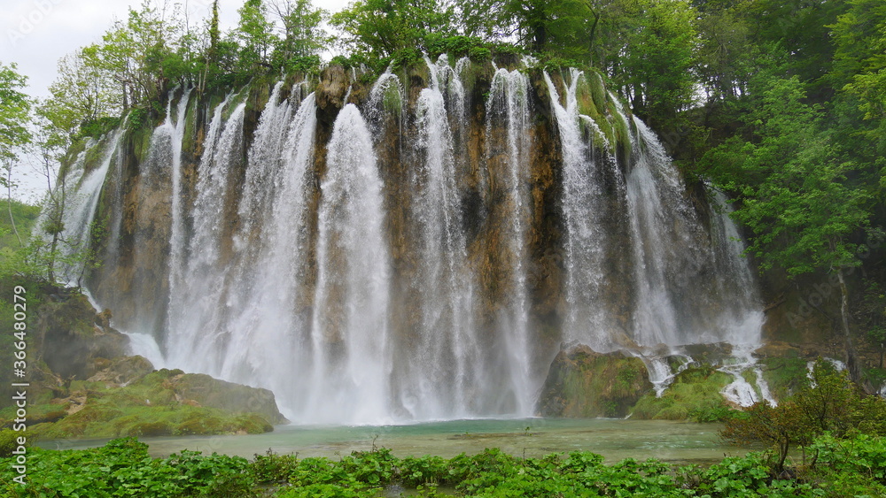 Fototapeta premium Wasserfall, Plitvicer Seen, Kroatien, Südosteuropa