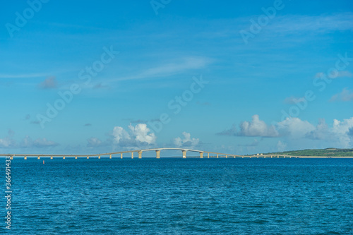 沖縄 サンセットビーチから見える伊良部大橋