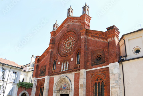 Milan city tour: la facciata della chiesa di San Marco nel quartiere Brera photo