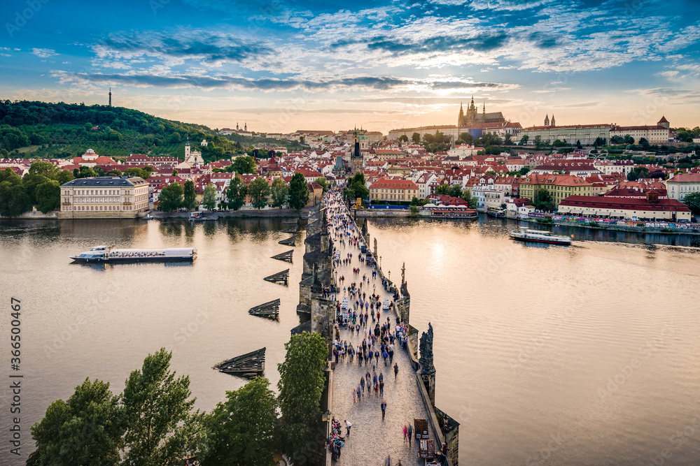 Fototapeta premium Charles Bridge, a historic bridge in Prague, Czech Republic.