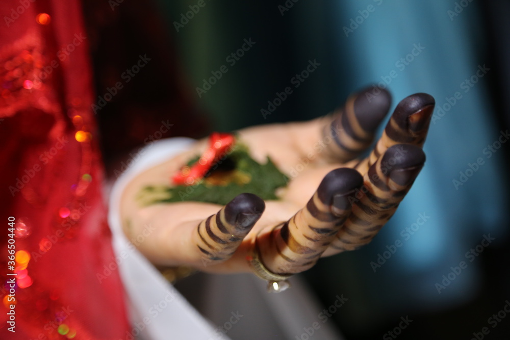 Obraz premium wedding rings on a wedding bouquet