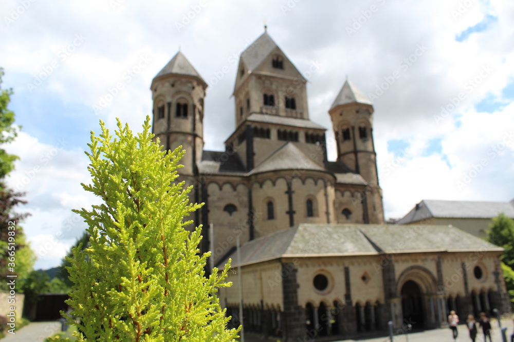 Abtei Maria Laach im Sommer Abtei Maria Laach im Sommer