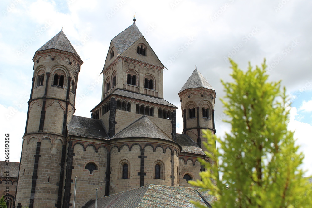 Abtei Maria Laach im Sommer