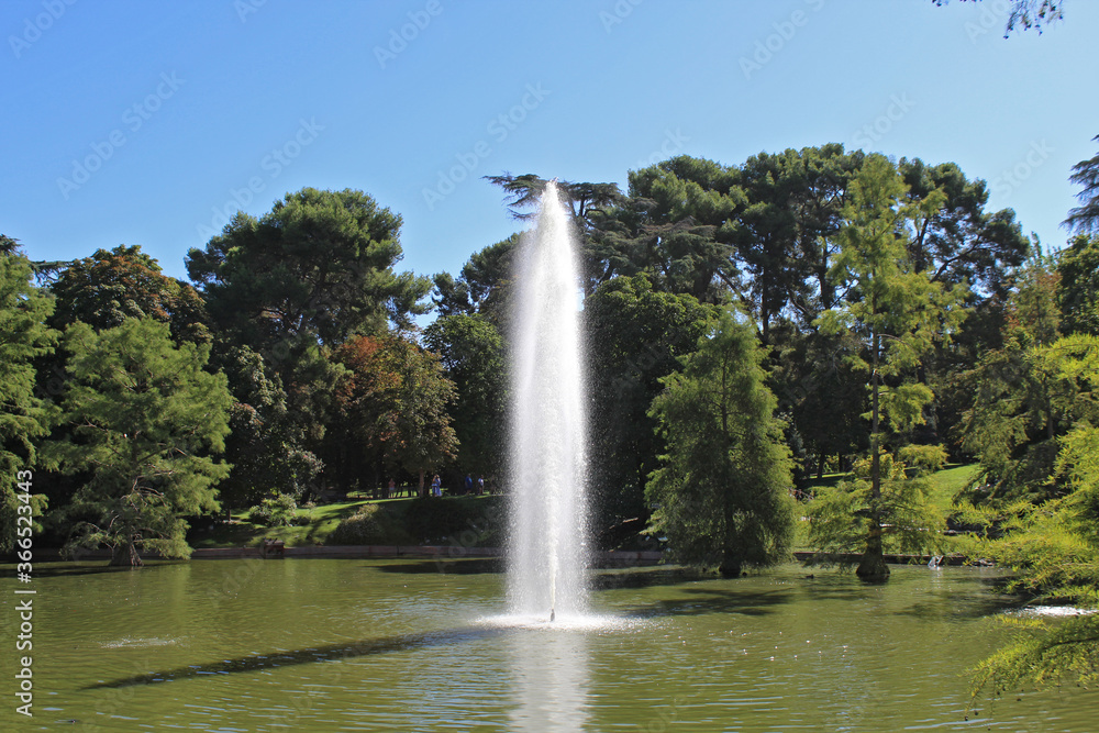 Water fountain in the Parque del Retiro (El Retiro Park), Madrid, Spain.