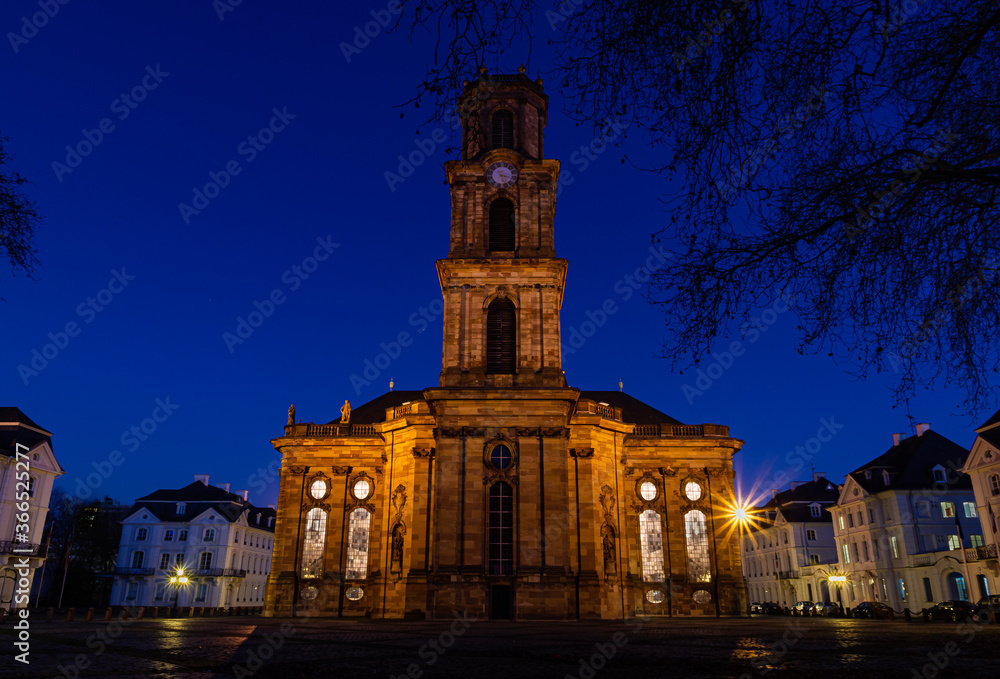 Ludwigkirche Saarbrücken zur blauen Stunde