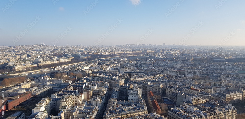 Vue sur Paris depuis le haut de la Tour Eiffel
