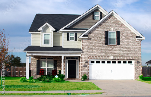 Canvas Print Beautiful house in the suburbs