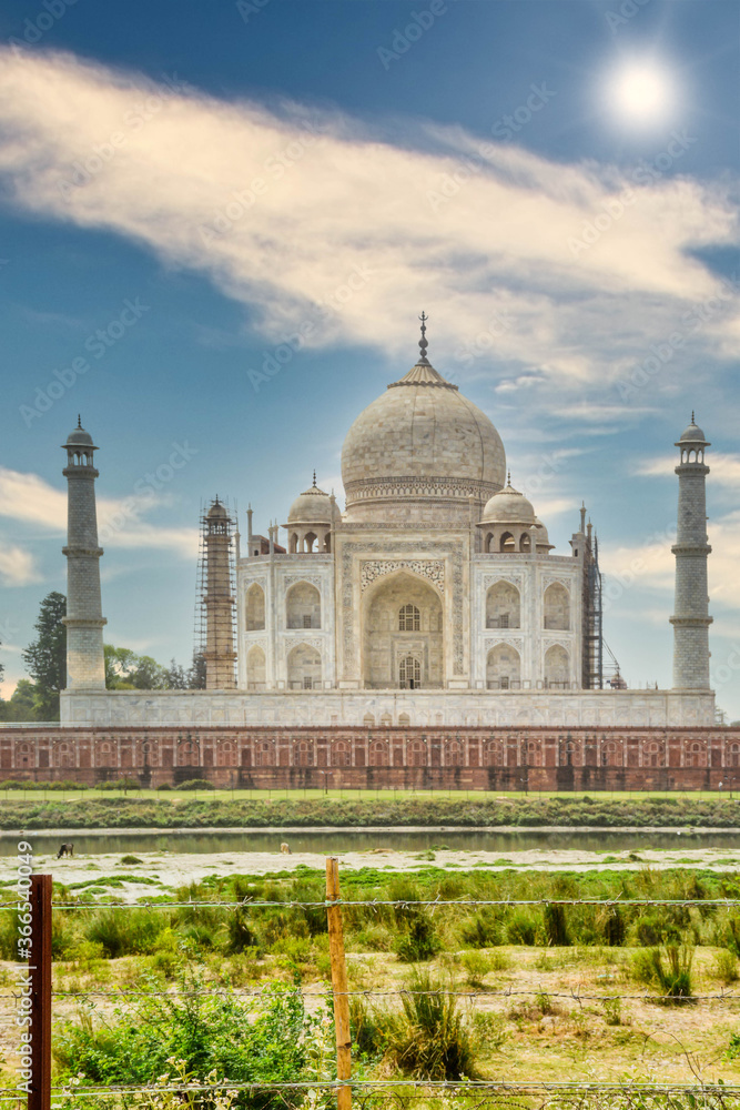Naklejka premium Taj Mahal, famous sight of India, Agra