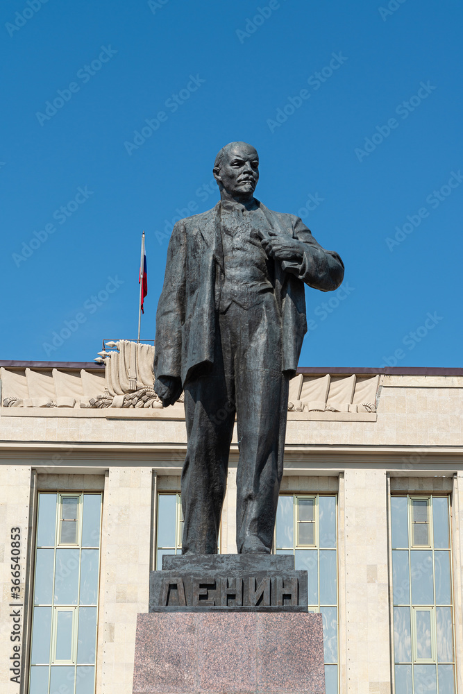 Obraz premium Lenin Square in the city of Stavropol, Russia