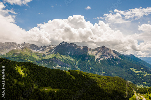 Poschiavo  Puschlav  Val Poschiavo  Lago di Poschiavo  Alpen  Wanderweg  Berninapass  Berninaexpress  Zugfahrt  Tirano  Sommer  Schweiz