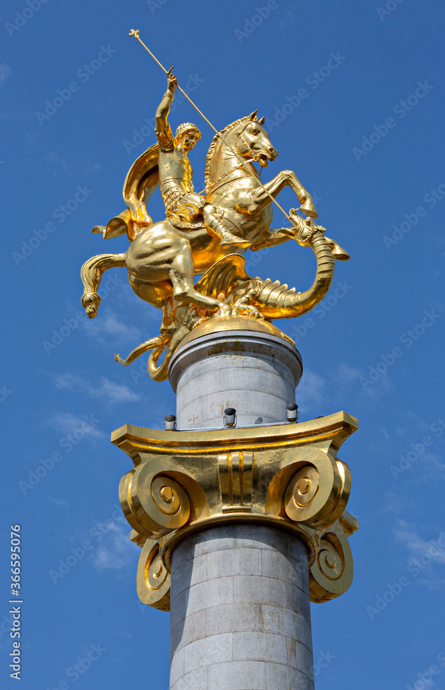 Fototapeta premium Statue of St. George and the dragon in Freedom Square, Tbilisi, Georgia