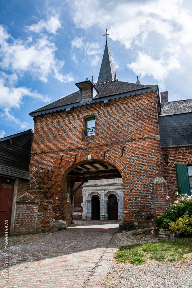 Eglise fortifié Saint-Medard de Parfondeval