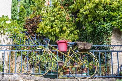 An old bicycle in Hautefort.