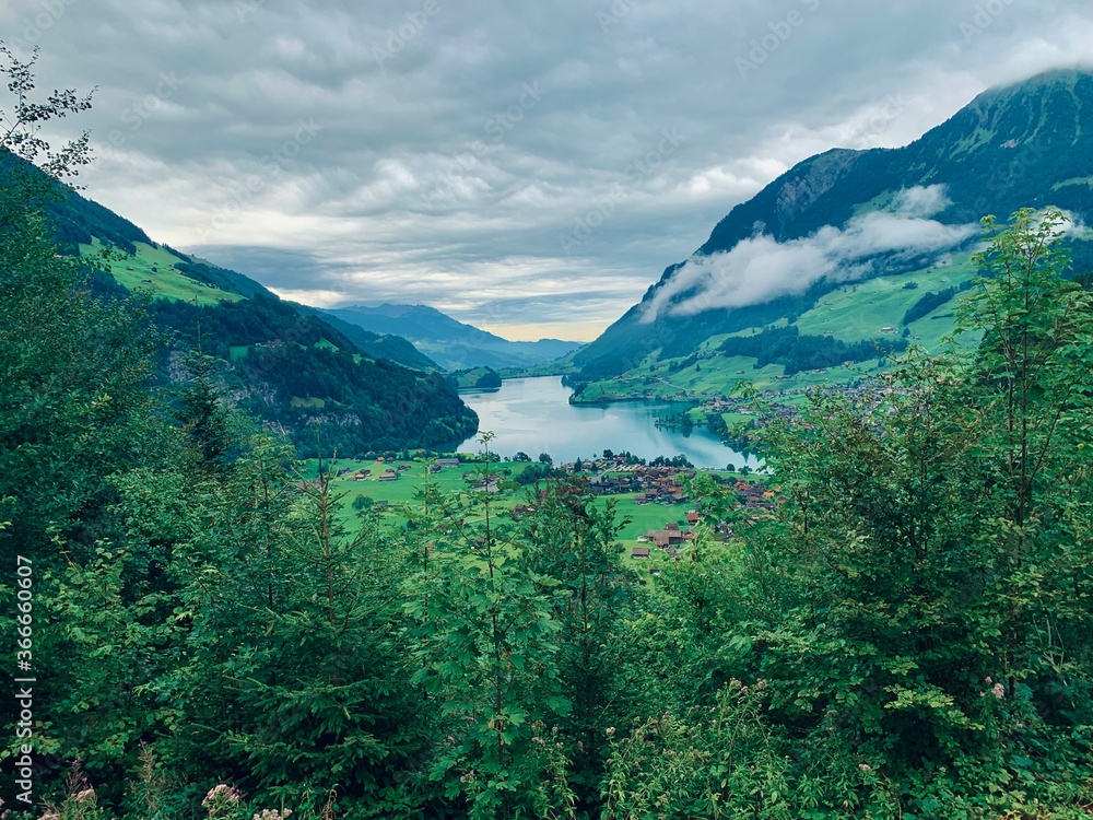 Fotografie lake in the mountains