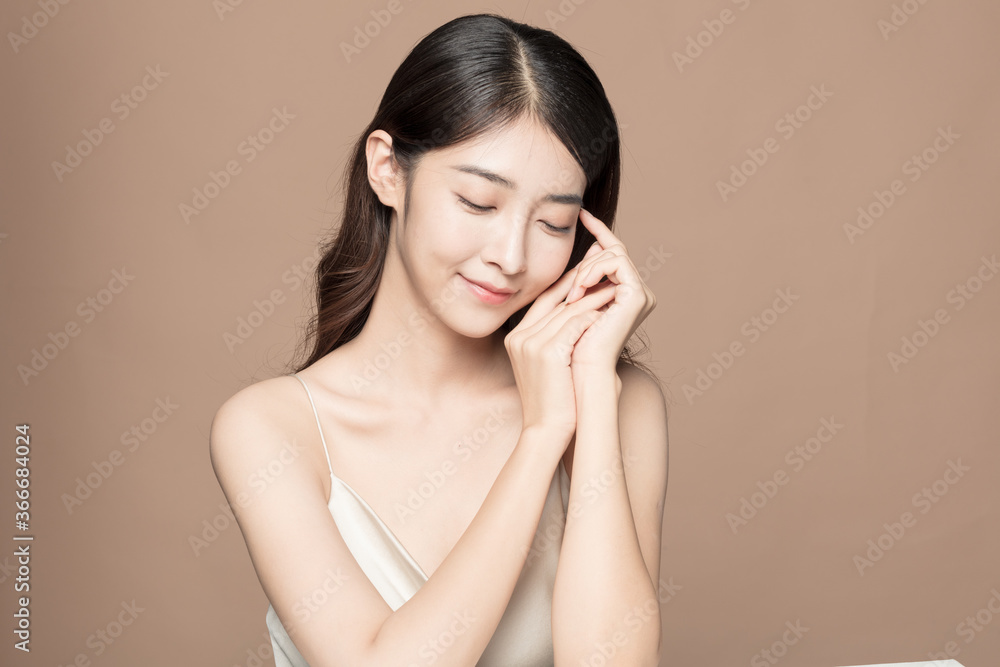 A beautiful young asian woman
A beautiful young asian woman