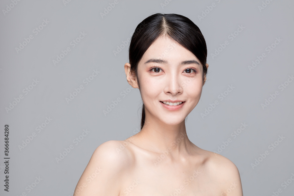 A beautiful young asian woman
A beautiful young asian woman